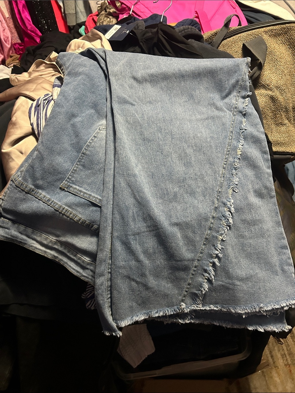 SHEIN Light Blue Denim Wide Leg Jeans with Raw Hem